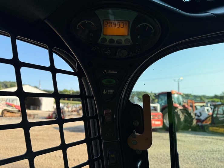 2020-bobcat-t595-image-25