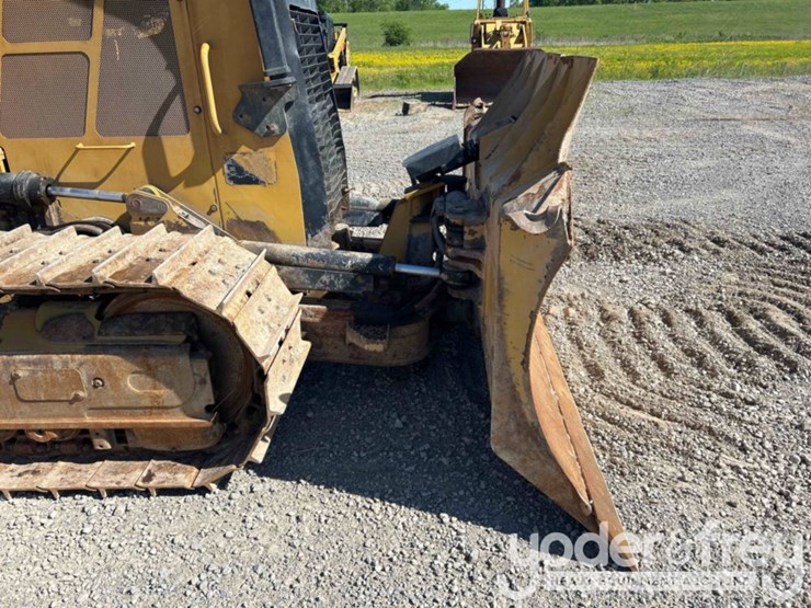 2017-caterpillar-d5k2-xl-image-7