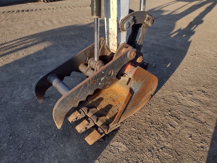 bobcat-e32i-image-24