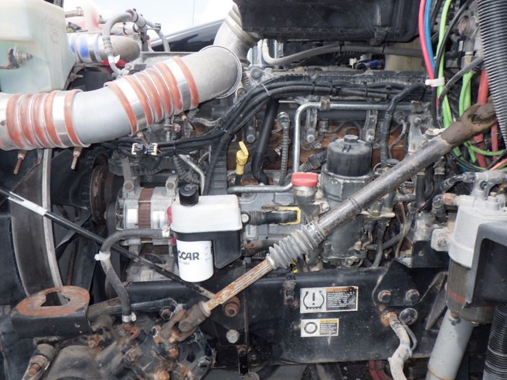 2015-kenworth-t880-image-18