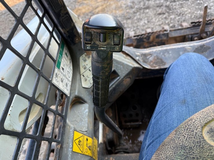 2022-bobcat-t550-image-27