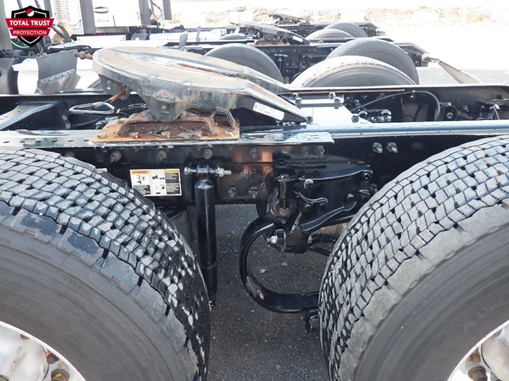 2024-kenworth-t680-image-15