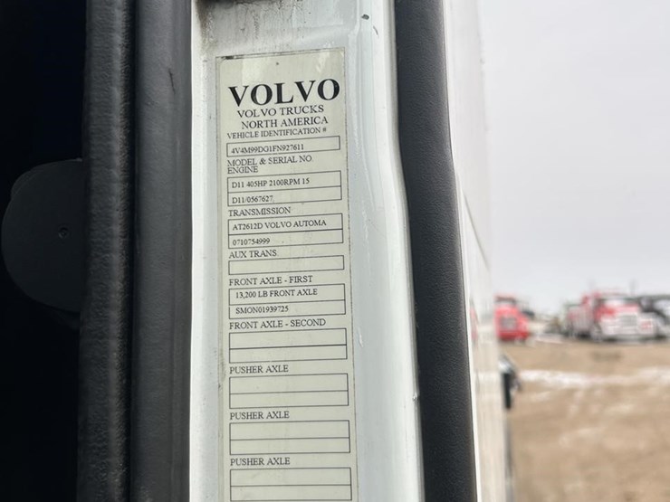 2015-volvo-vnm62t630-image-23