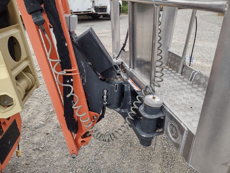 jlg-x600aj-image-26