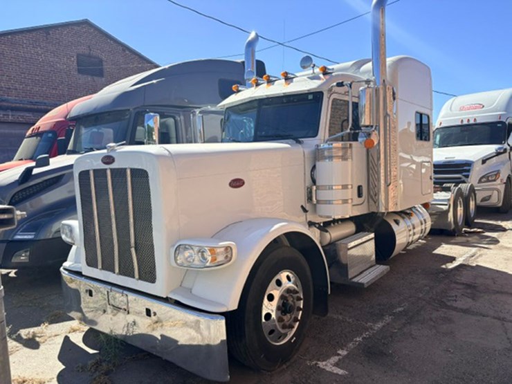 2023-peterbilt-389-image-1