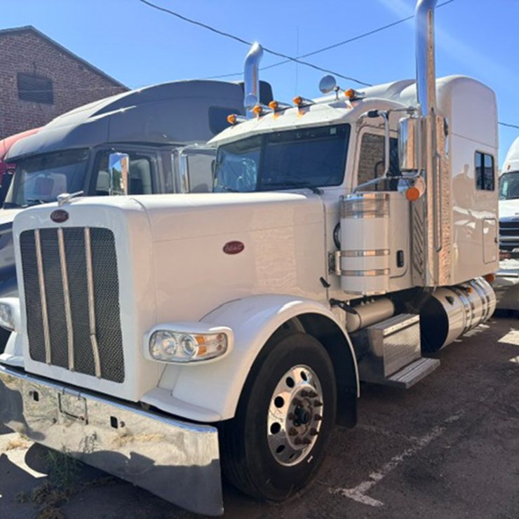 2023 PETERBILT 389