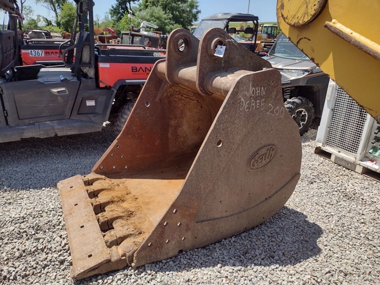 john-deere-200-image-1
