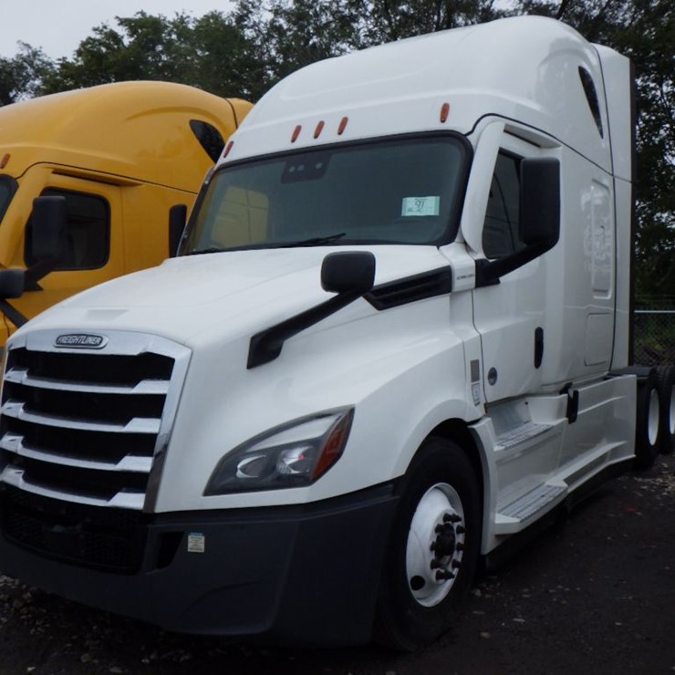 2022 FREIGHTLINER CASCADIA 126