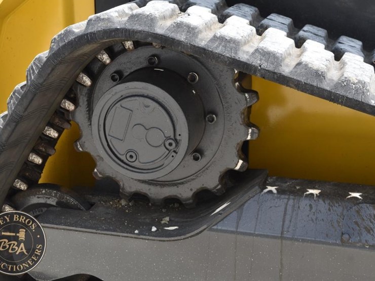 2019-new-holland-c232-image-33