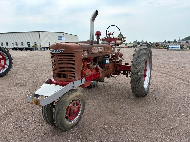 1948-ihc-farmall-h-tractor-image-1