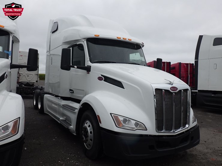 2023-peterbilt-579-image-3