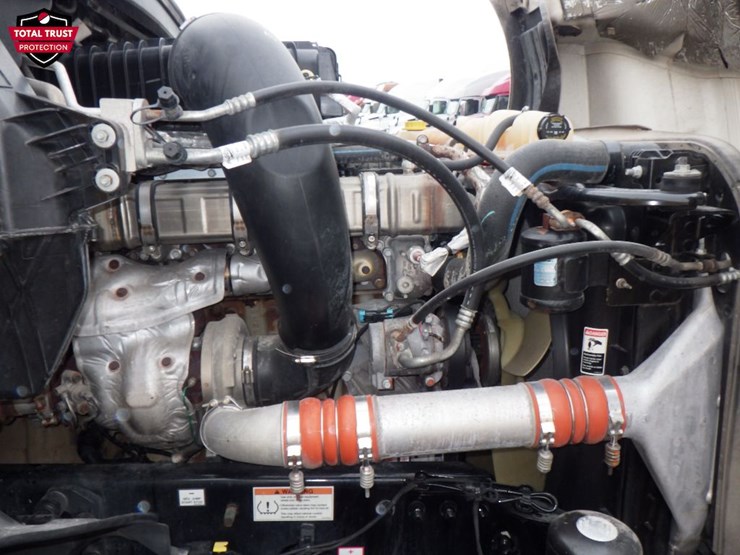 2022-freightliner-cascadia-126-image-26