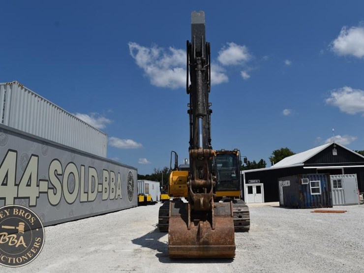 2016-deere-350g-lc-image-10