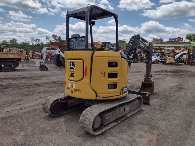 deere-30g-image-45