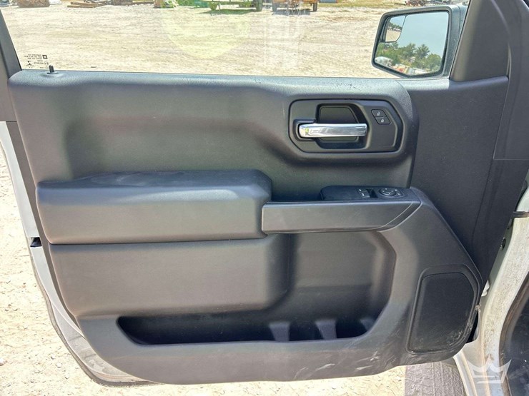 2019-chevrolet-silverado-1500-image-11
