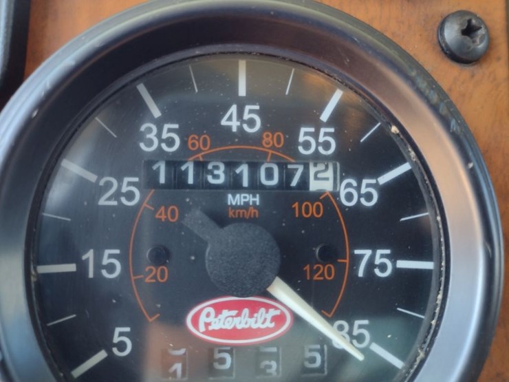 peterbilt-340-image-8