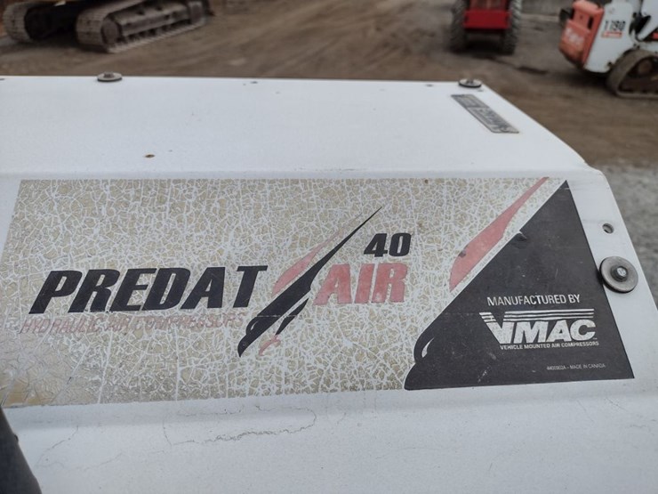 18-ford-f550-image-30