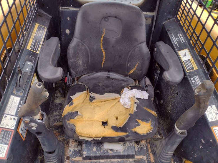 john-deere-317-image-8
