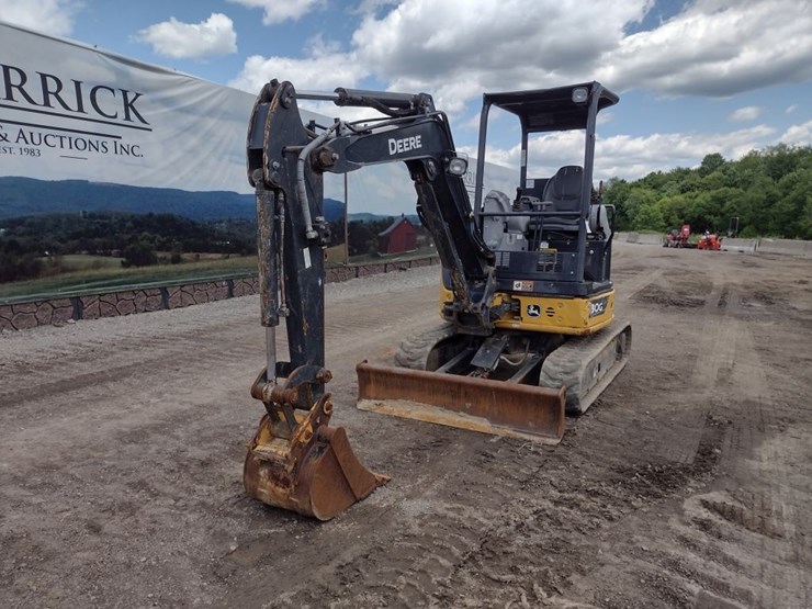 deere-30g-image-43