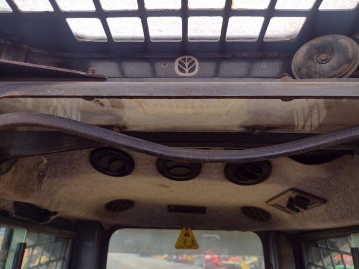 new-holland-ls180-image-12