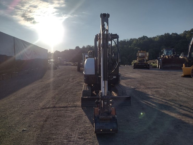 bobcat-e32i-image-2