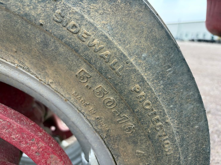 1948-ihc-farmall-h-tractor-image-9