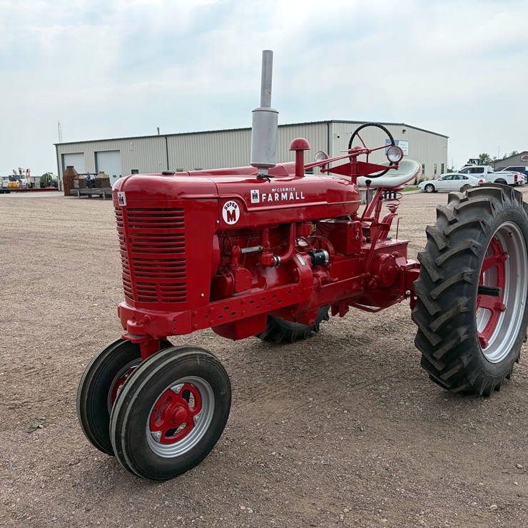 1952 Farmall Super M Tractor