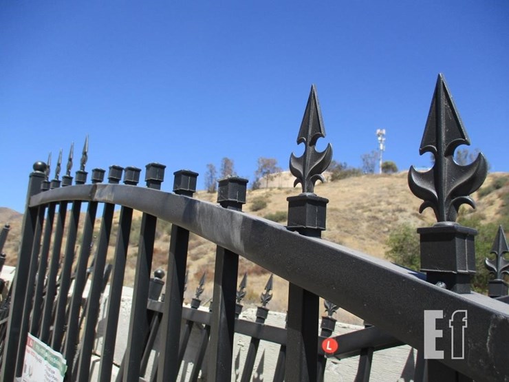 7'-x-20'-bi-parting-driveway-farm-gate-image-6