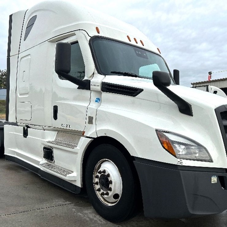 2022 FREIGHTLINER CASCADIA 126