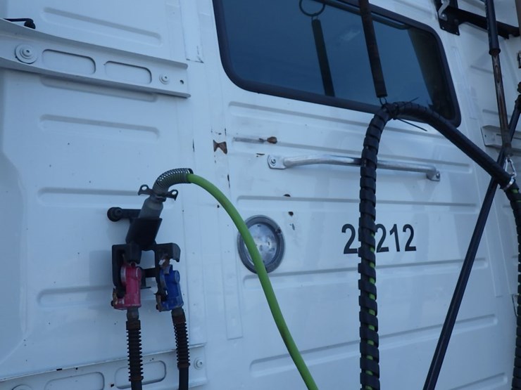 2019-volvo-vnr300-image-18