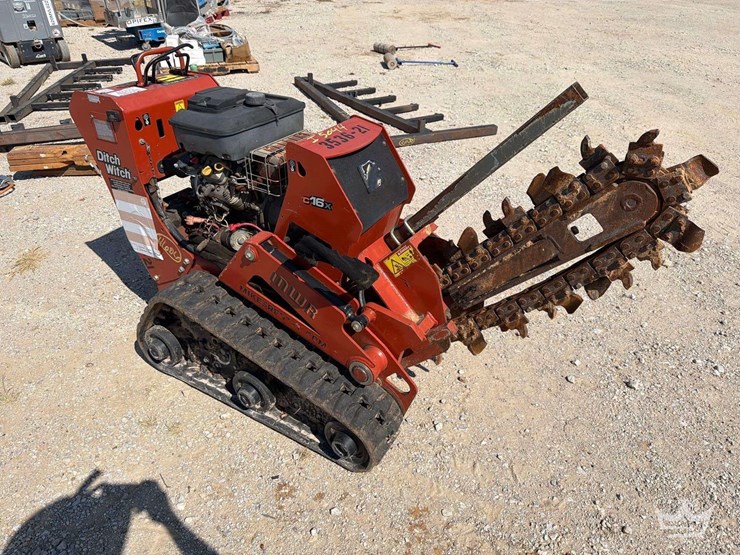 2019-ditch-witch-c16x-image-1