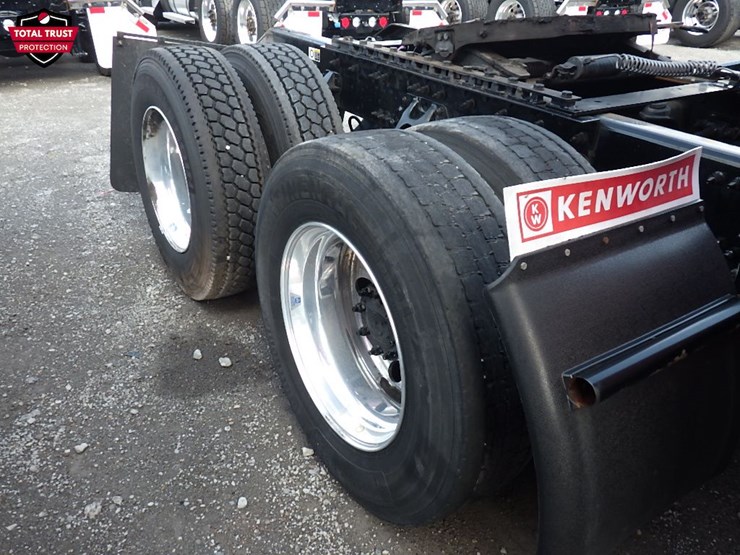 2025-kenworth-t680-image-10