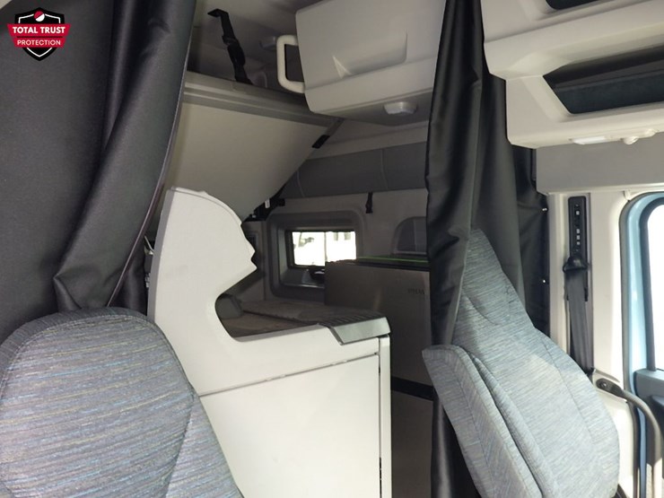 2026-volvo-vnl840-image-4