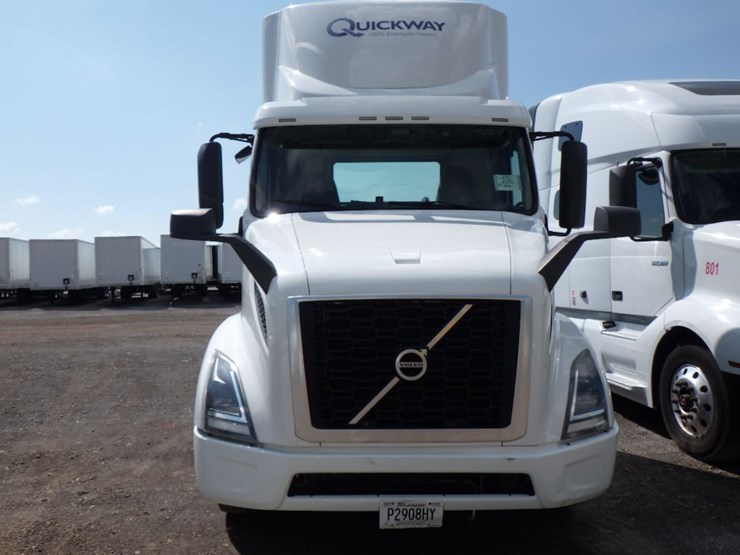 2019-volvo-vnr300-image-2