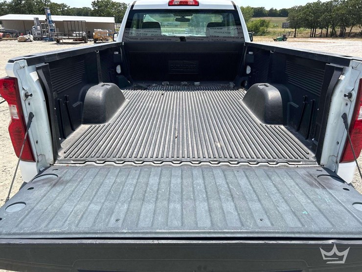 2019-chevrolet-silverado-1500-image-18