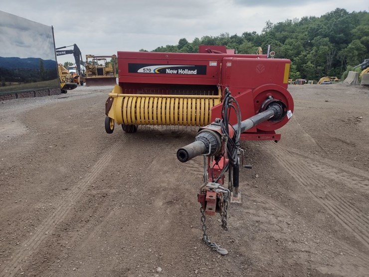 6-new-holland-570-image-2