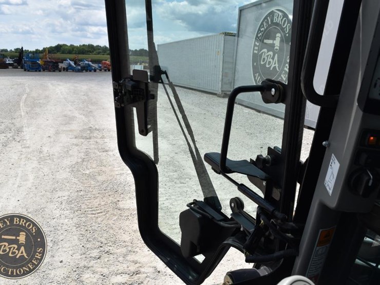 2019-new-holland-c232-image-50