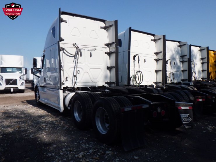 2022-freightliner-cascadia-126-image-15