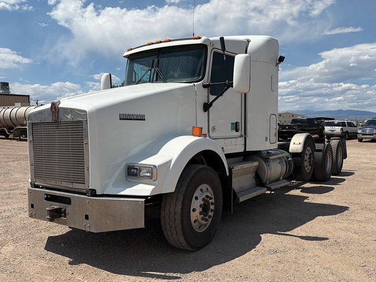 2017-kenworth-t800-image-1