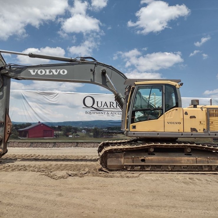 VOLVO EC240CL