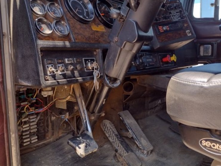 kenworth-w900-image-18