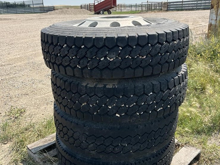 4x-295/75r22.5-rims-and-tires-image-1