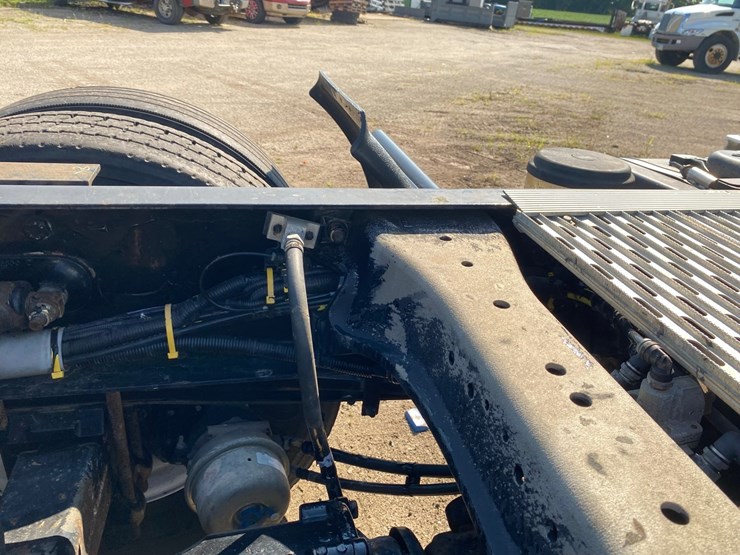 2018-kenworth-t440-image-61