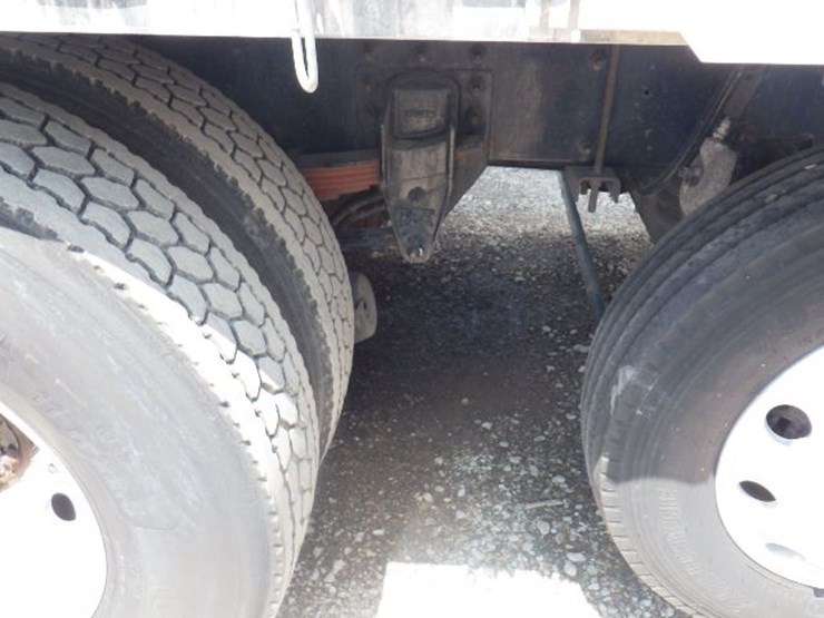 2016-peterbilt-220-image-6