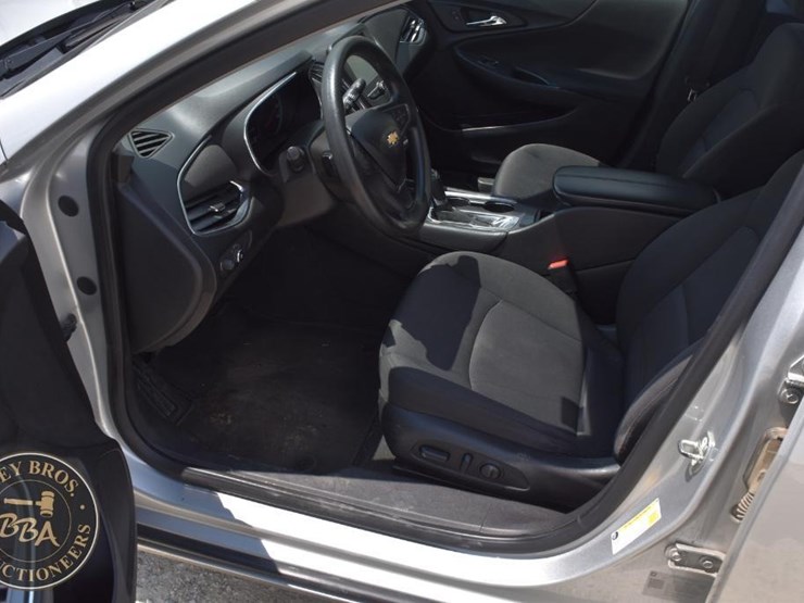 2018-chevrolet-malibu-46449-image-13