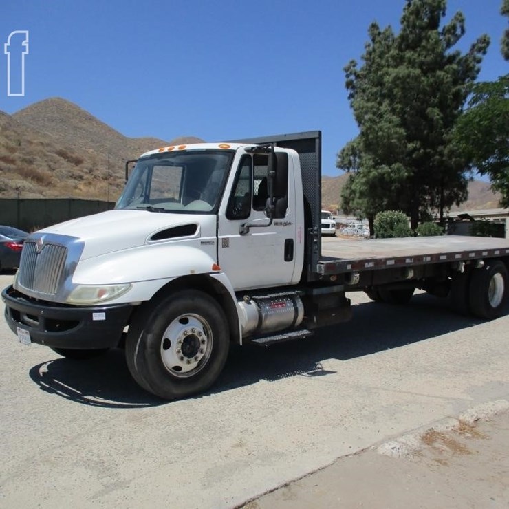 2010 INTERNATIONAL DURASTAR 4300