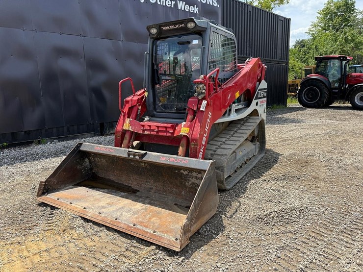 2023-takeuchi-tl12v2-image-8