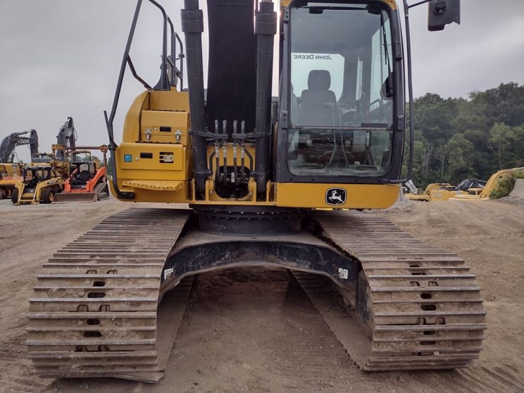 john-deere-24-image-25