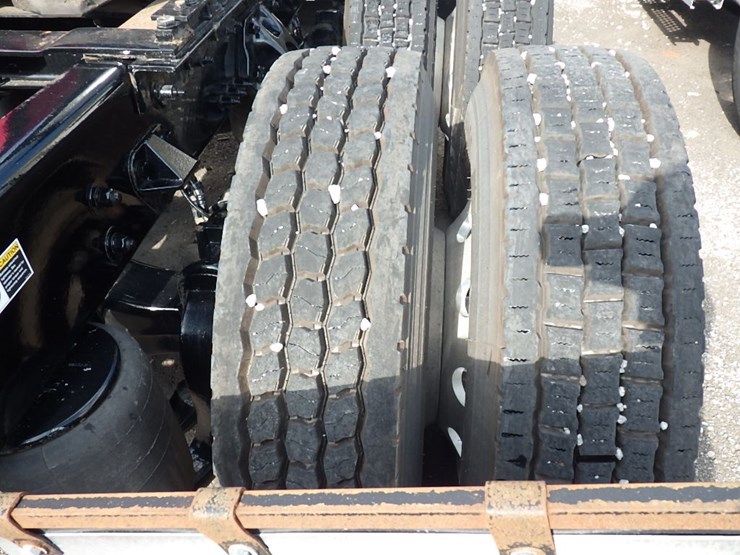2024-kenworth-t680-image-14