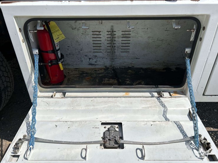 2015-ford-f750-image-31